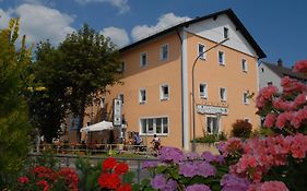 Gasthof Zur Post Hotel Und Parkplatz