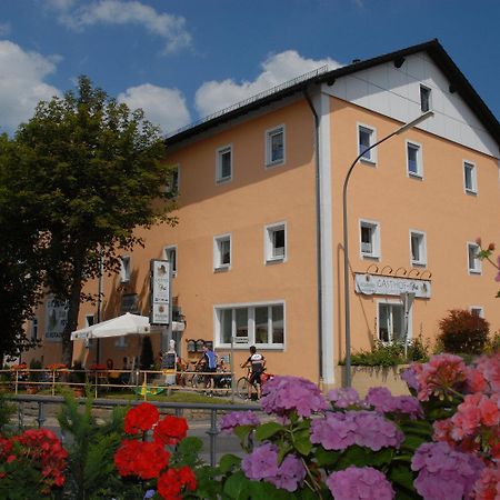 Gasthof Zur Post Hotel Und Parkplatz Vohenstrauss Buitenkant foto