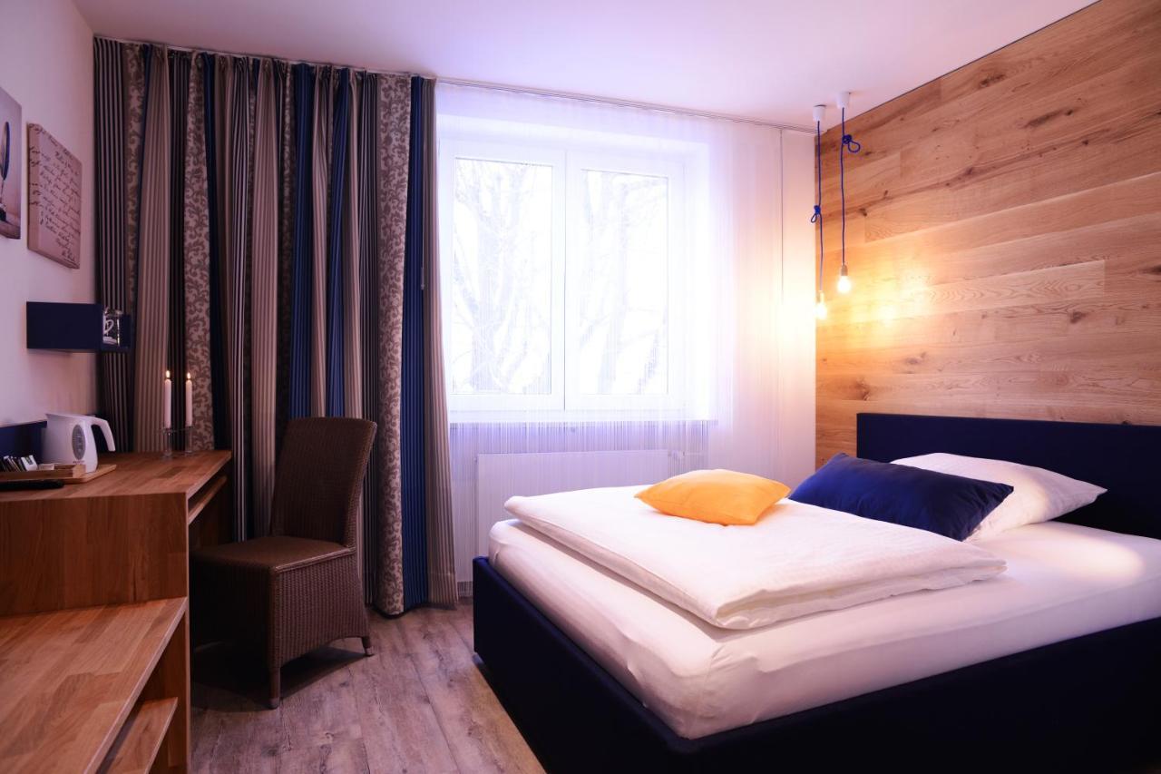 Gasthof Zur Post Hotel Und Parkplatz Vohenstrauss Buitenkant foto
