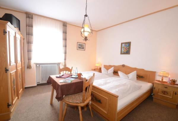 Gasthof Zur Post Hotel Und Parkplatz Vohenstrauss Buitenkant foto